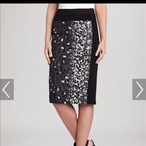 Bcbgmaxazria faux fur skirt / Size Large